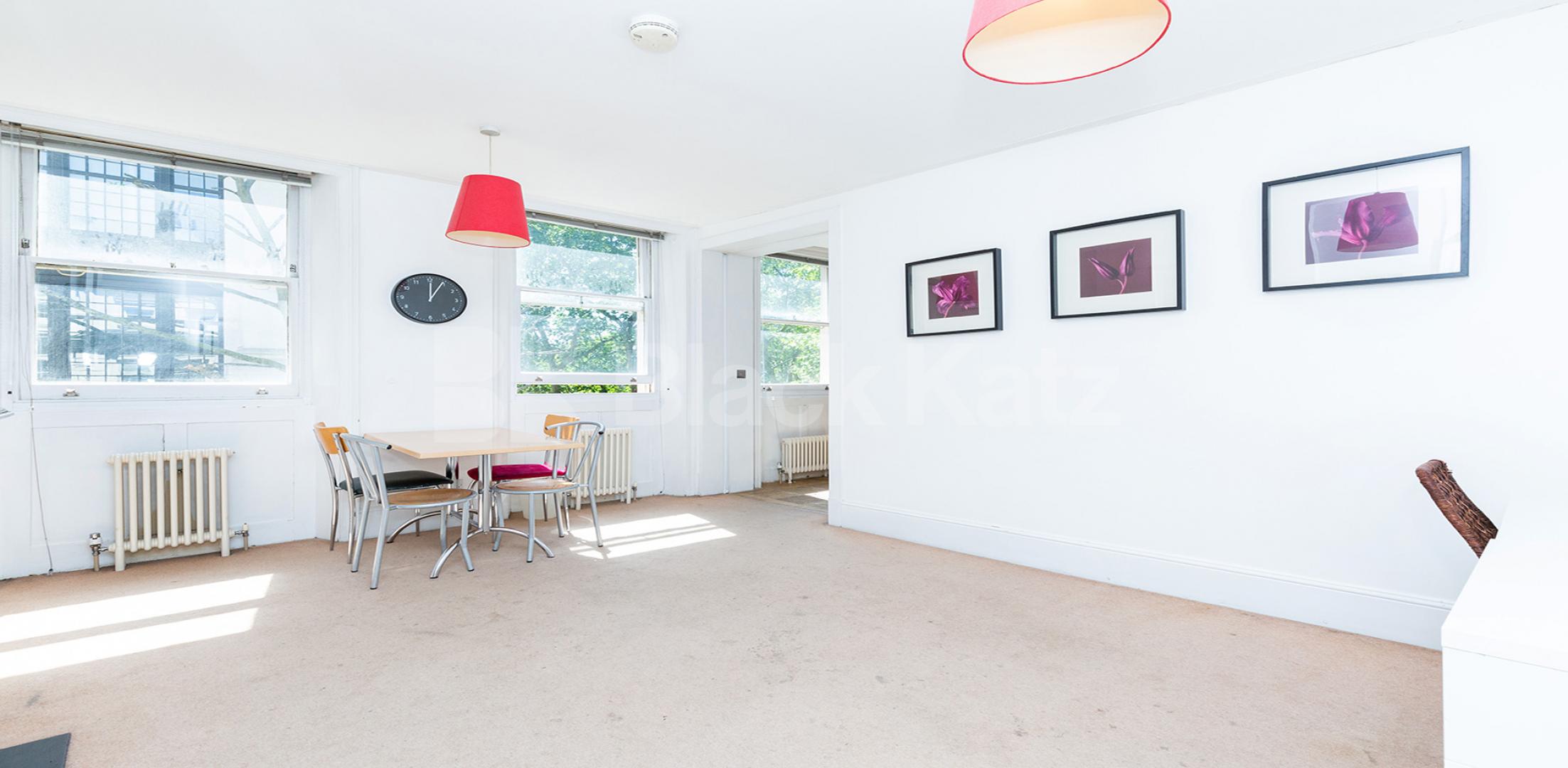 			SPACIOUS 3 BED TWO BATH IN BLOOMSBURY!, 3 Bedroom, 1 bath, 1 reception Flat			 Bloomsbury Place , BLOOMSBURY / RUSSELL SQUARE